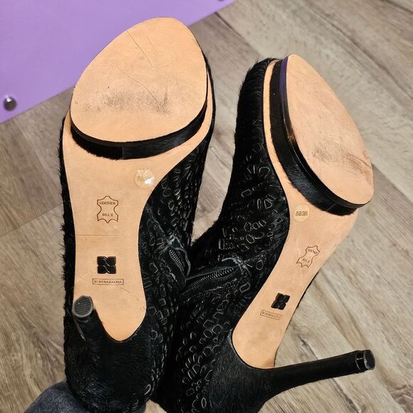 BCBGMaxAzria Ven Ankle Boots Heel Zip Pony Hair Black 8.5B edgy glam rock - Picture 3 of 10